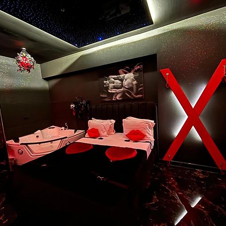 Romeo Nights - Love Rooms - Adults Only Bucureşti Ngoại thất bức ảnh