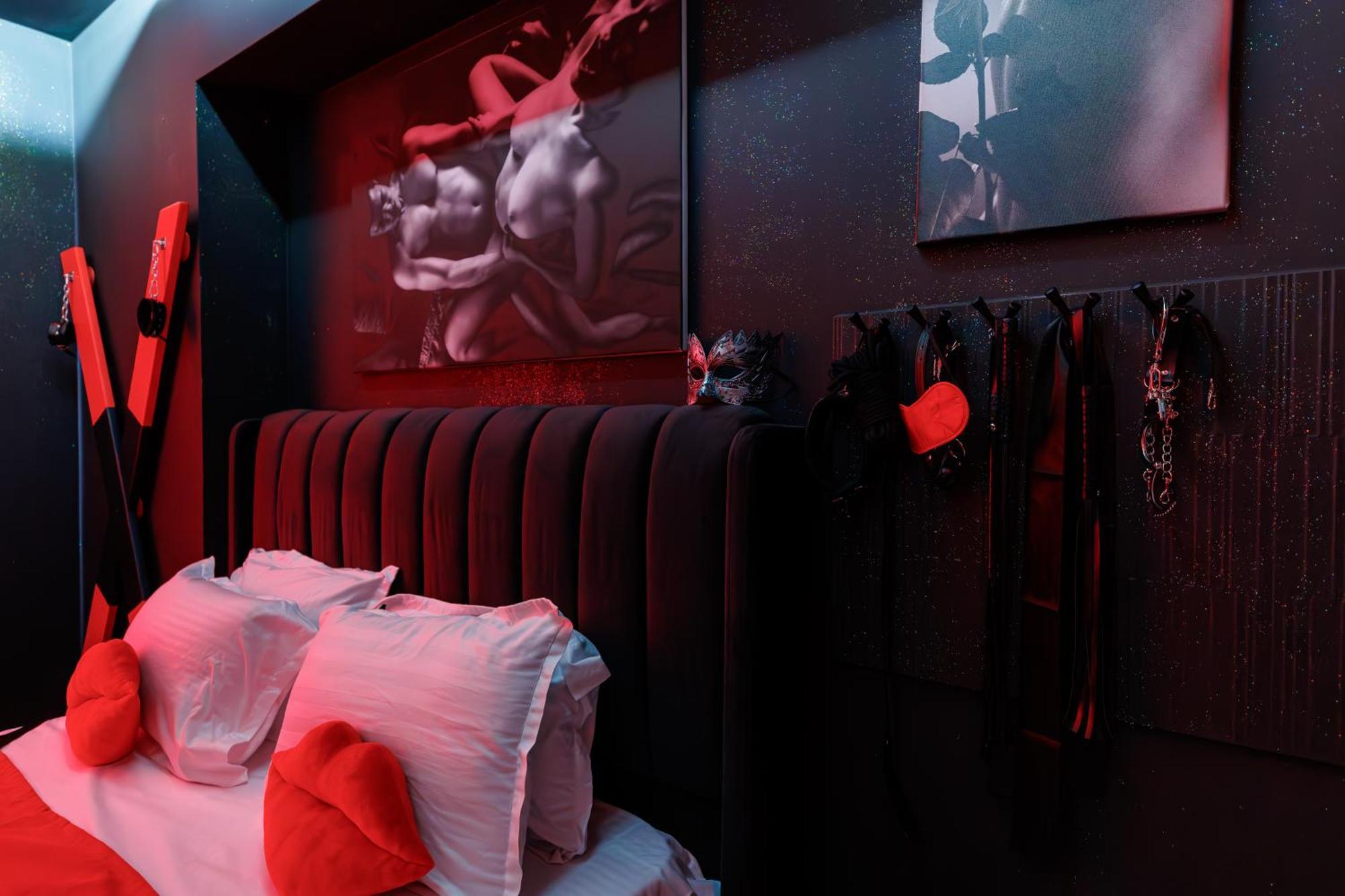 Romeo Nights - Love Rooms - Adults Only Bucureşti Ngoại thất bức ảnh